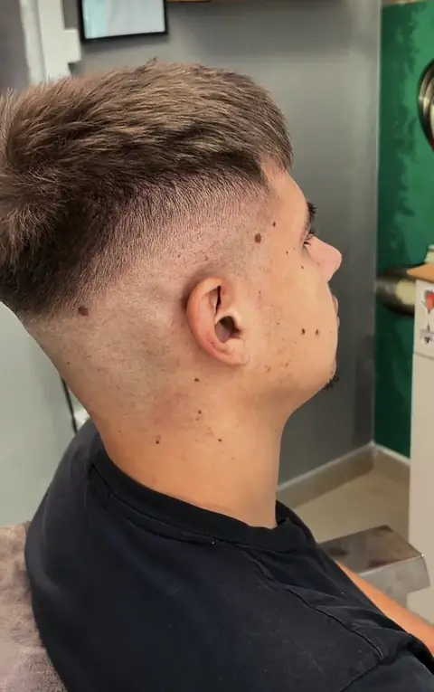 Fade šišanje, pogled sa strane